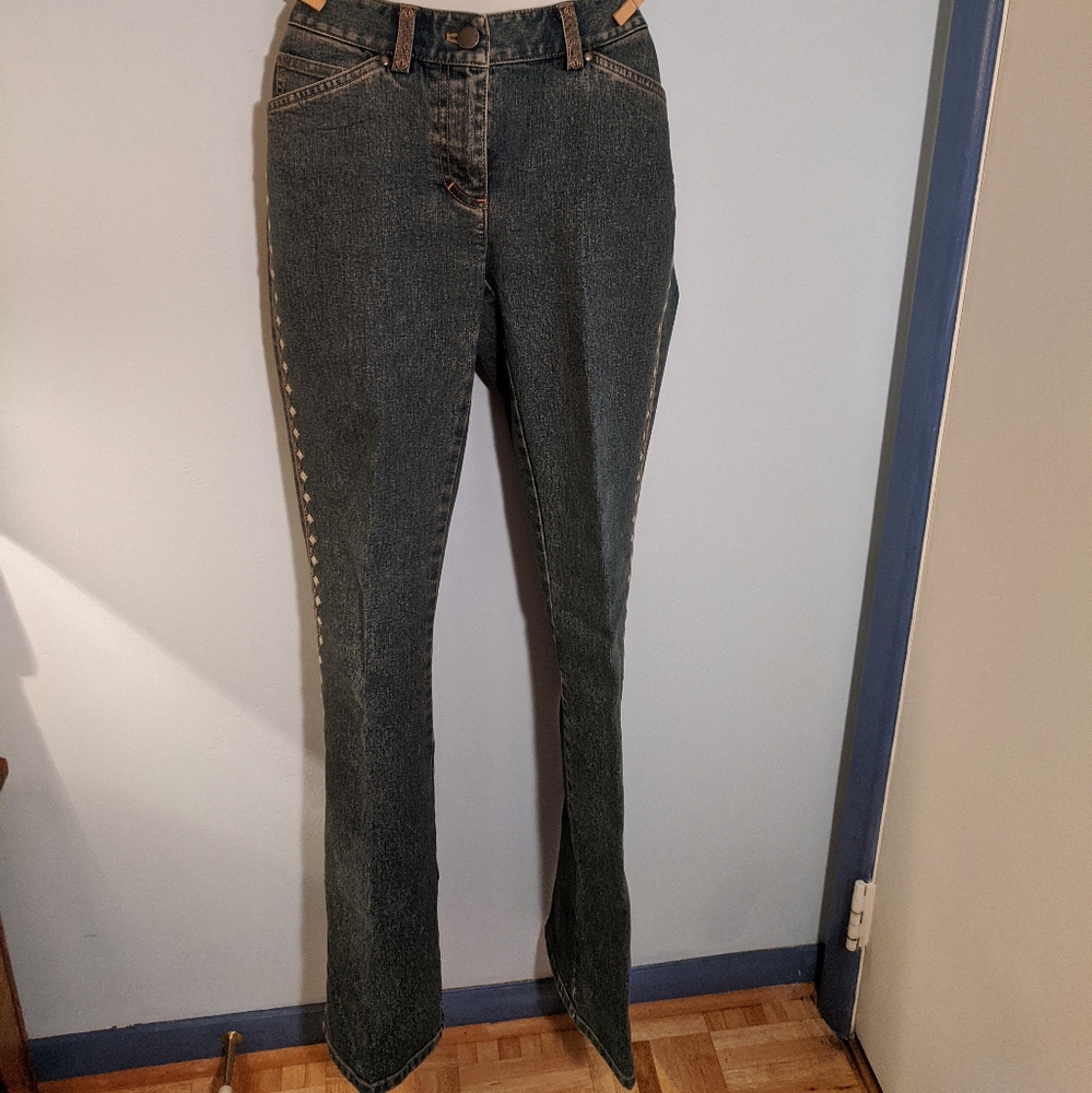 Women's Elie Tahari designer denim jeans, fitted and figure flattering, size 2
